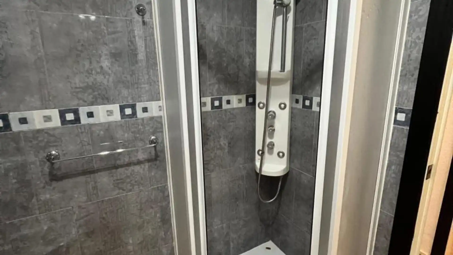 Piso en  Avenida de los Lirios Local - Foto 3