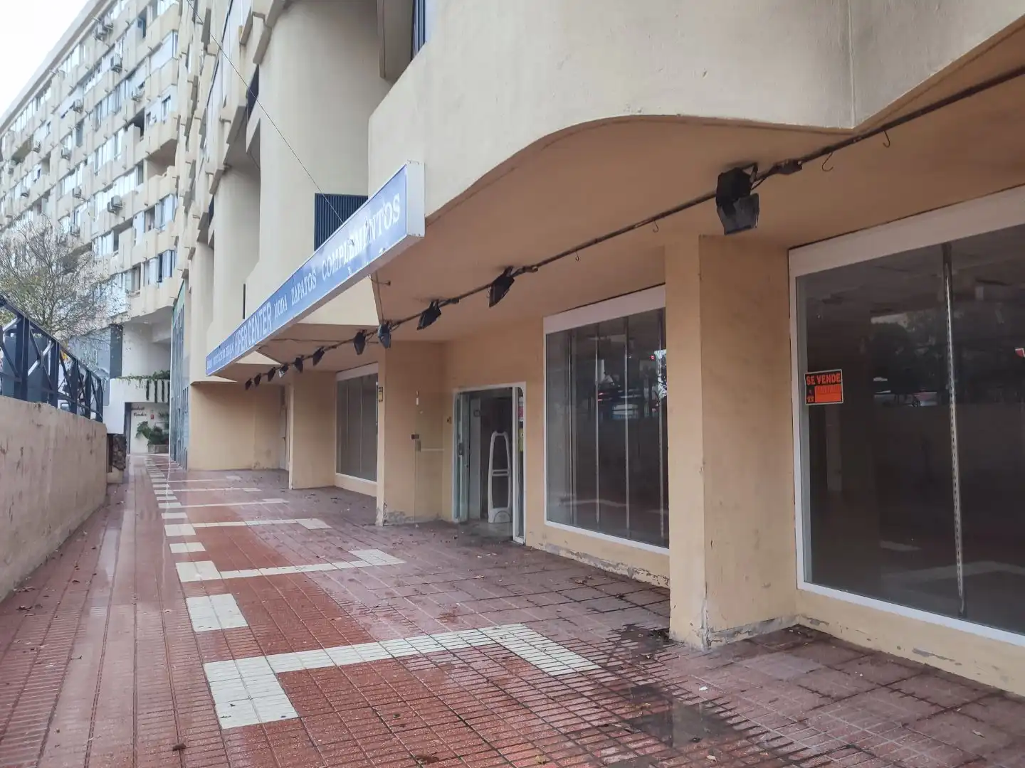 Local comercial en  N-340 12 - Foto 2