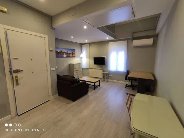 Piso en calle de Lazaga, 23