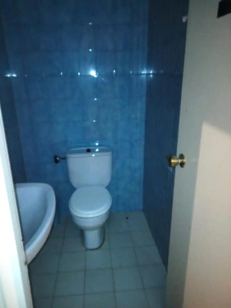 Local comercial en Burjassot - Foto 2