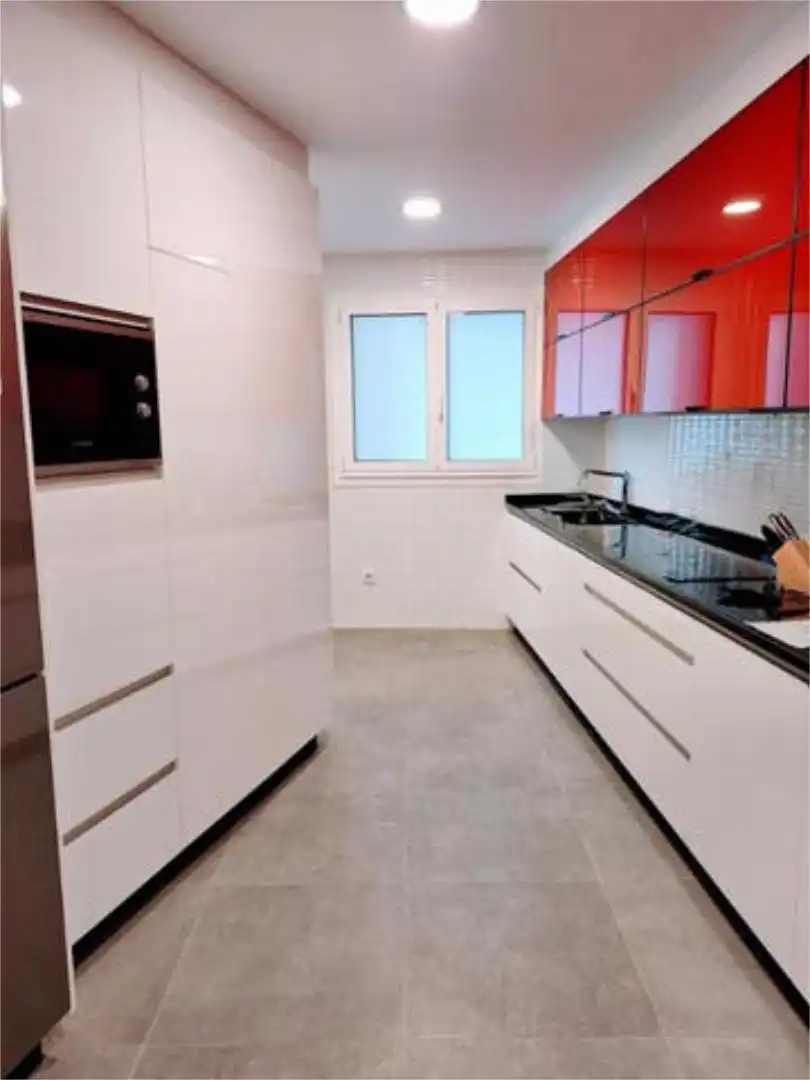 Piso en Plaza de Galicia - Foto 1