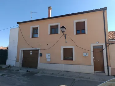 Casa adosada en  Calle el Cerrato 12 - Foto 1