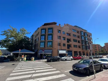 Piso en  Avenida de los Arces 17