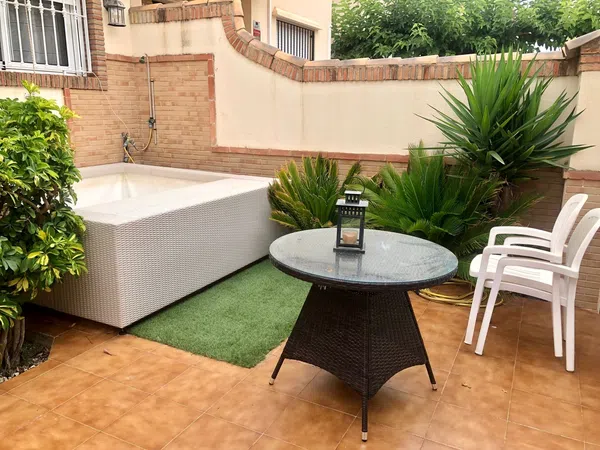 Chalet adosado en Avenida Miguel de Cervantes, 75, Campoamor - Foto 1