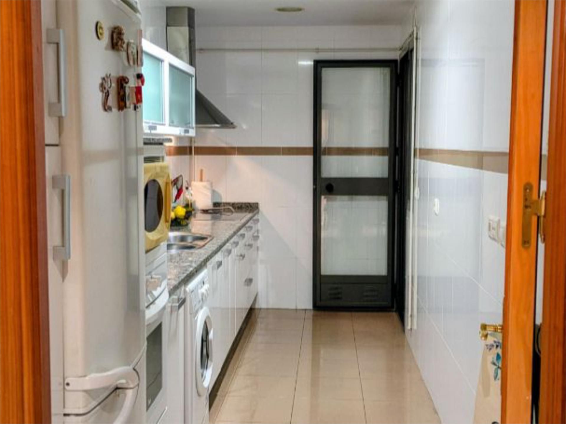 Piso en  Avenida de Medina Azahara 31 - Foto 5