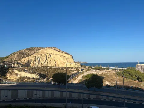 Piso en avenida de Dénia, 27