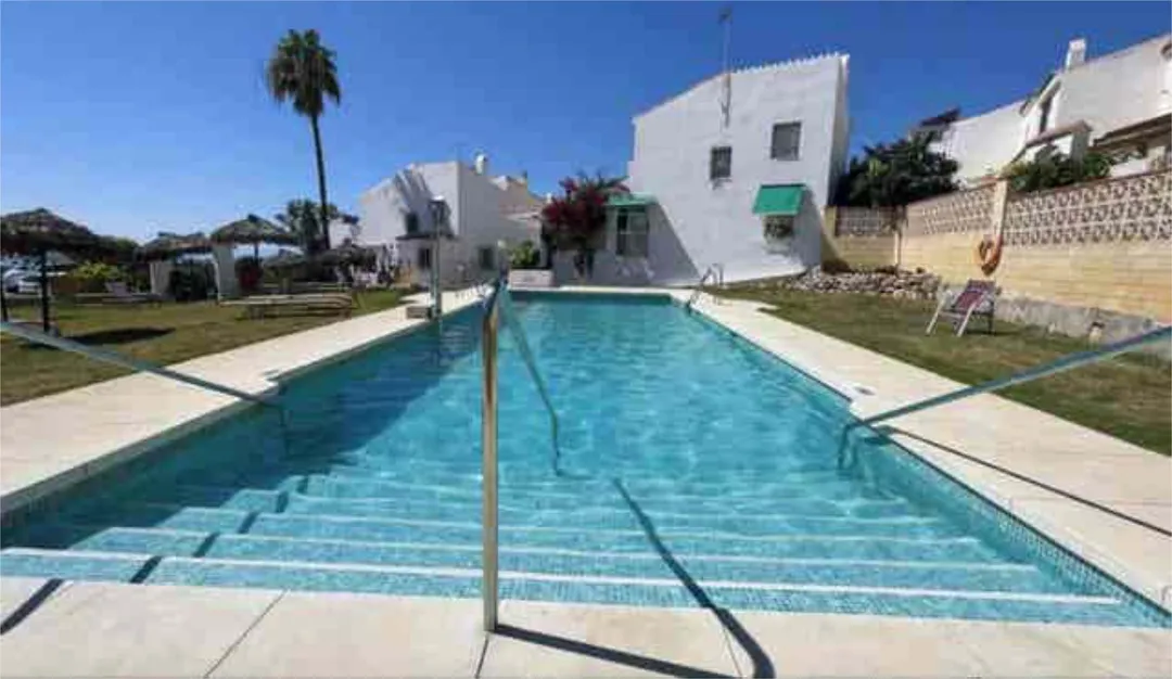 Casa adosada en Urbanización Balcón de Málaga - Foto 3