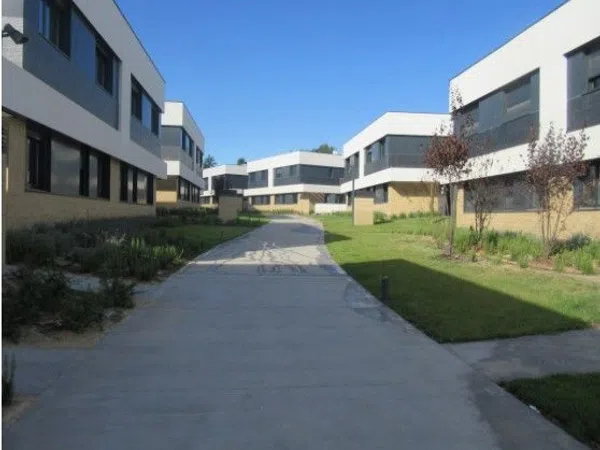 Chalet pareado en avenida del Cerro de San Pedro, 4