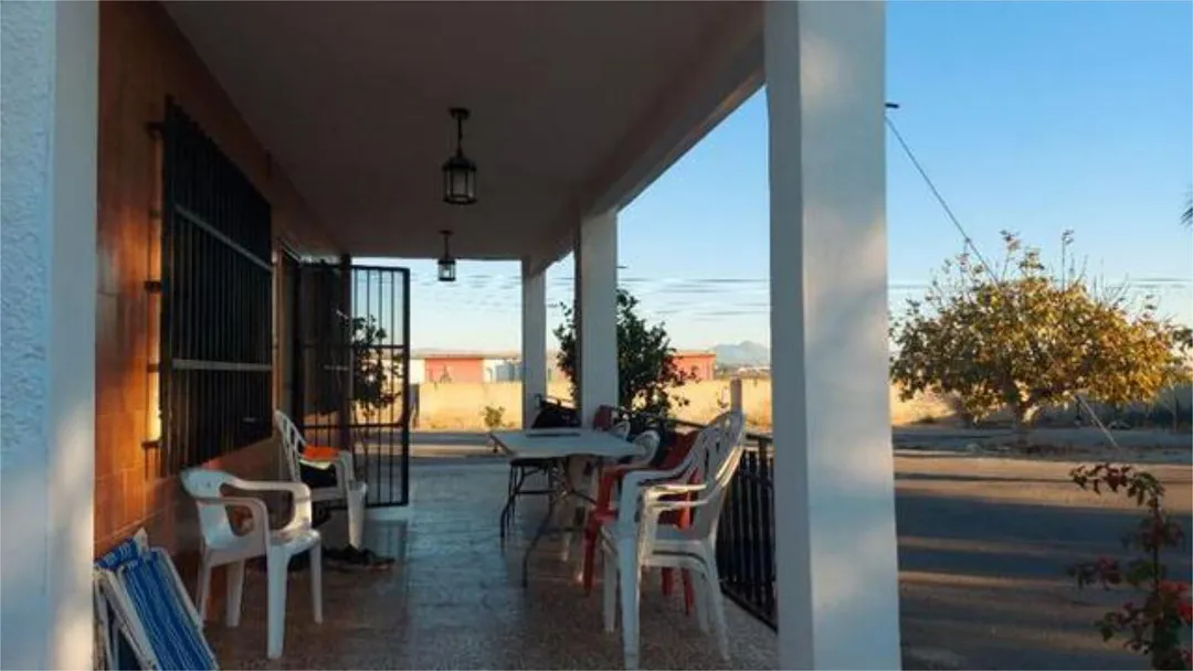 Casa adosada en VENTA DE CHALET URBANOVA - Foto 3