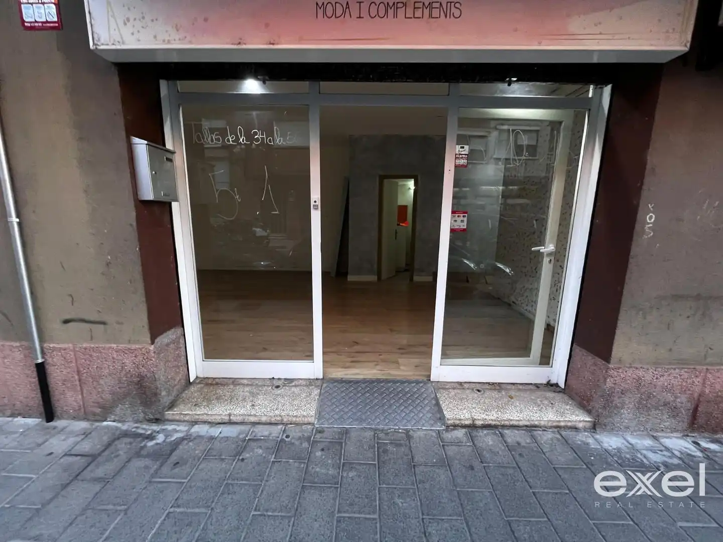 Local comercial en Sant Joan Despí - Foto 3