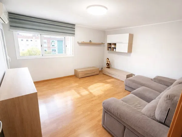 Piso en plaza de Sant Jordi, 2