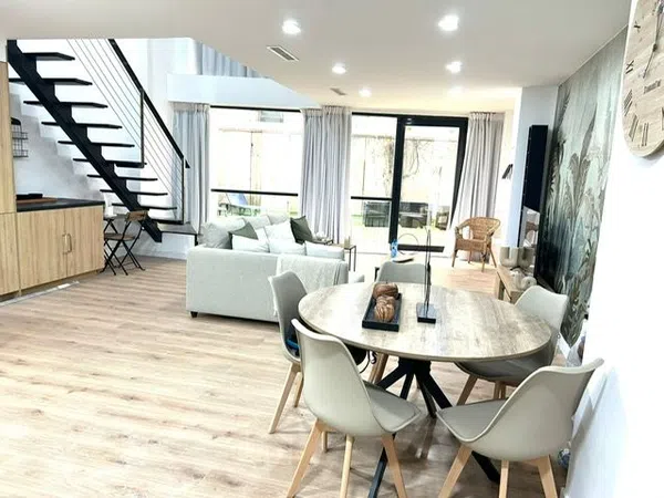 Piso en avenida de Manoteras, 8