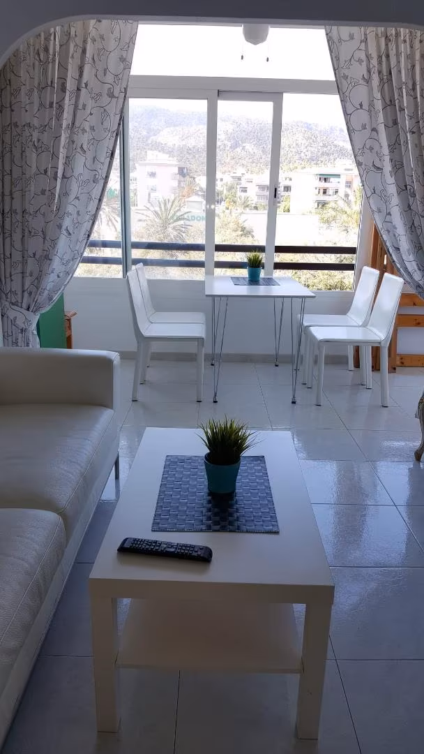 Estudio en  Carrer Jardiel Poncela 7 - Foto 4