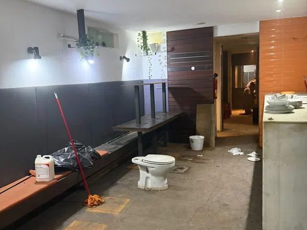 Local en Restaurante, pizzería en Calle de la Independència, 346, El Camp de l'Arpa del Clot - Foto 1
