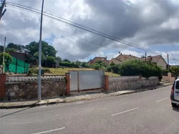 Casa adosada en OPORTUNIDAD- PARCELA URBANA - Foto 1