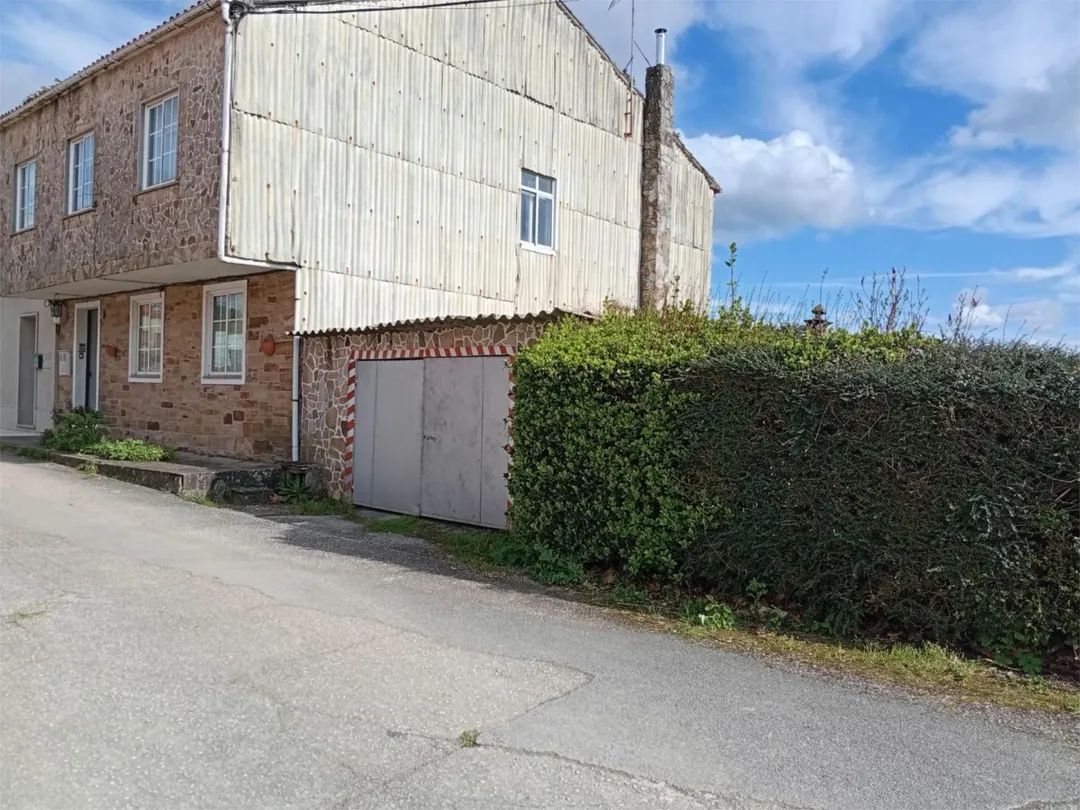 Casa adosada en  Rúa de Lamas de Abade 73 - Foto 1