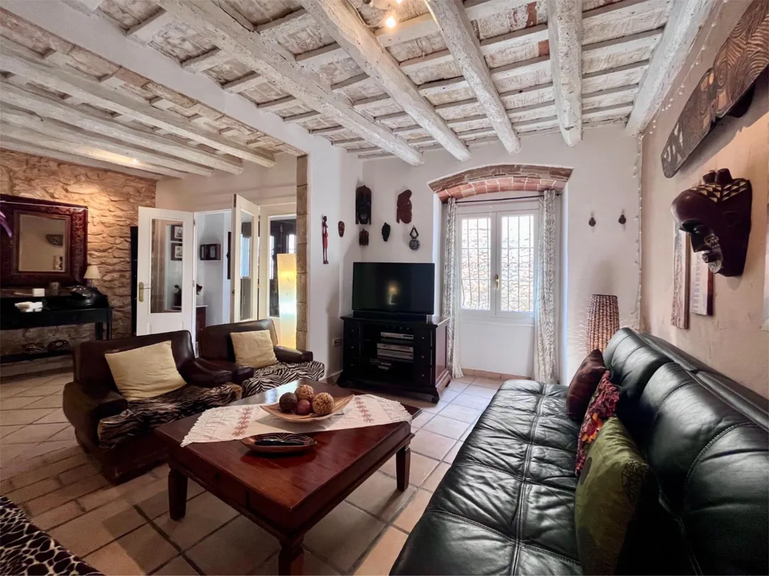 Casa adosada en  Carrer Abdon Almirall 6 - Foto 2