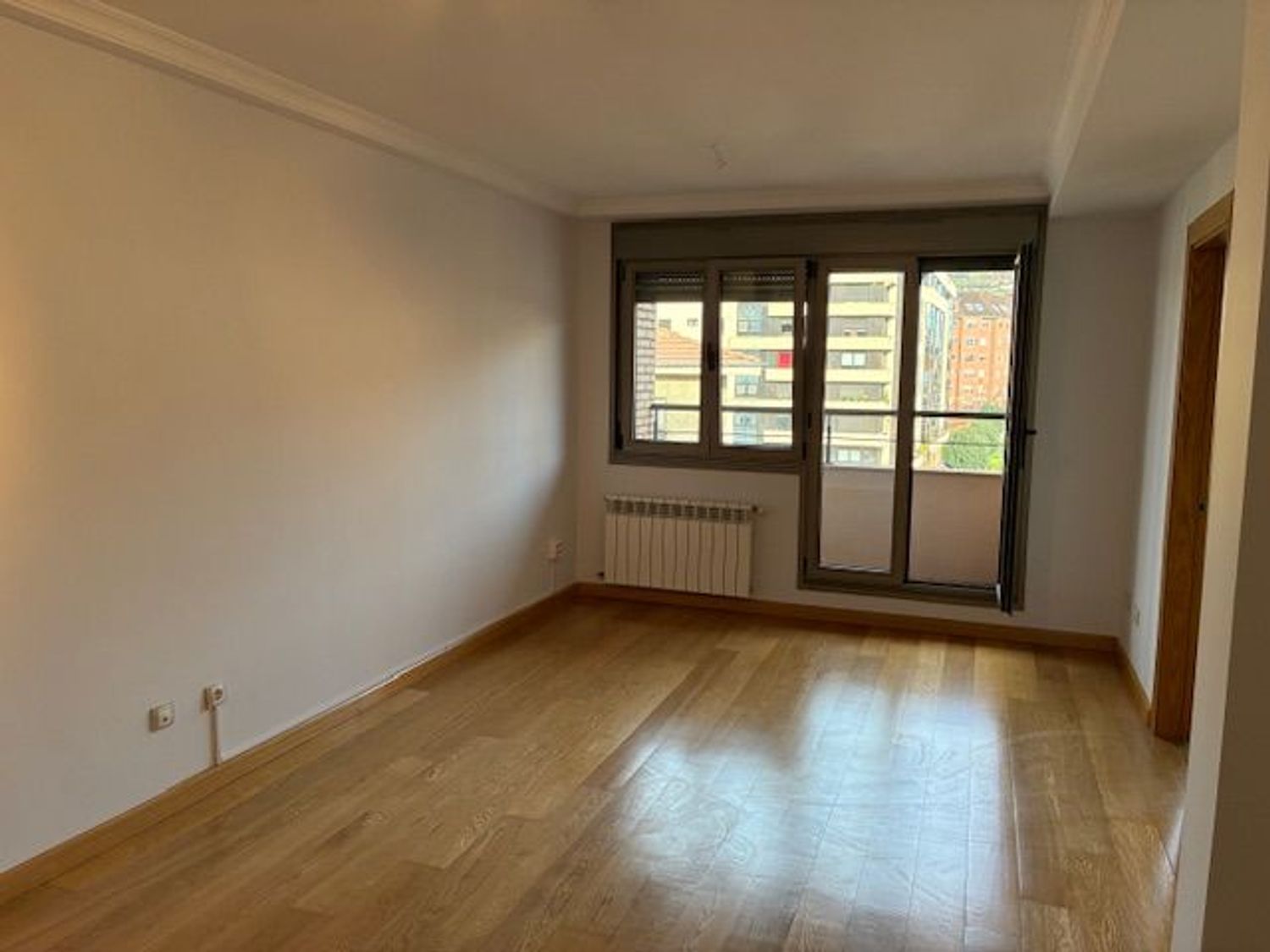 Piso en plaza de Emilio Casares Rodicio, 1 - Foto 2