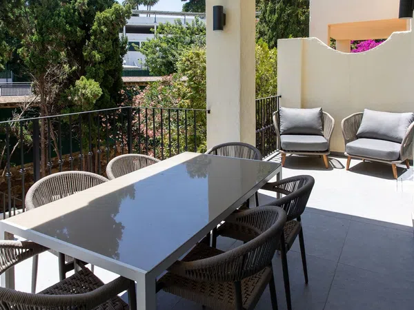 Chalet adosado en Urbanización Los Pinos de Aloha, 10, Aloha - Foto 8
