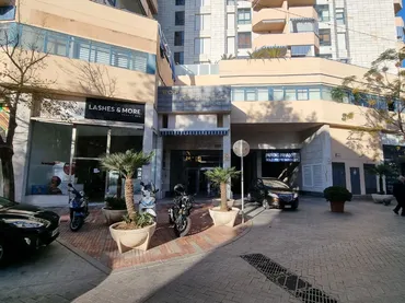 Local comercial en  Avenida de Nabeul 14 - Foto 1
