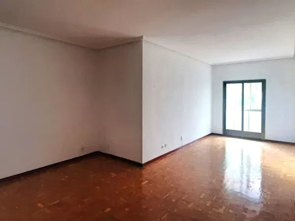 Piso en calle de Galileo, 2