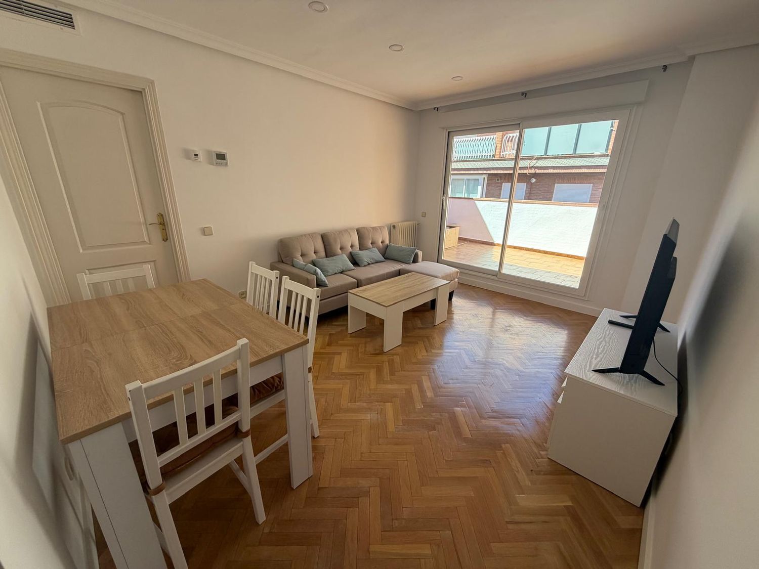 Ático en calle de Dulcinea, 40 - Foto 2