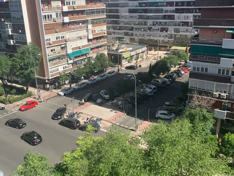Piso en avenida Donostiarra, 16