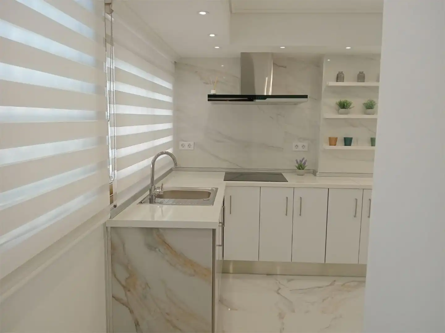 Piso en  Avenida Juan Fuster Zaragoza 12 - Foto 2