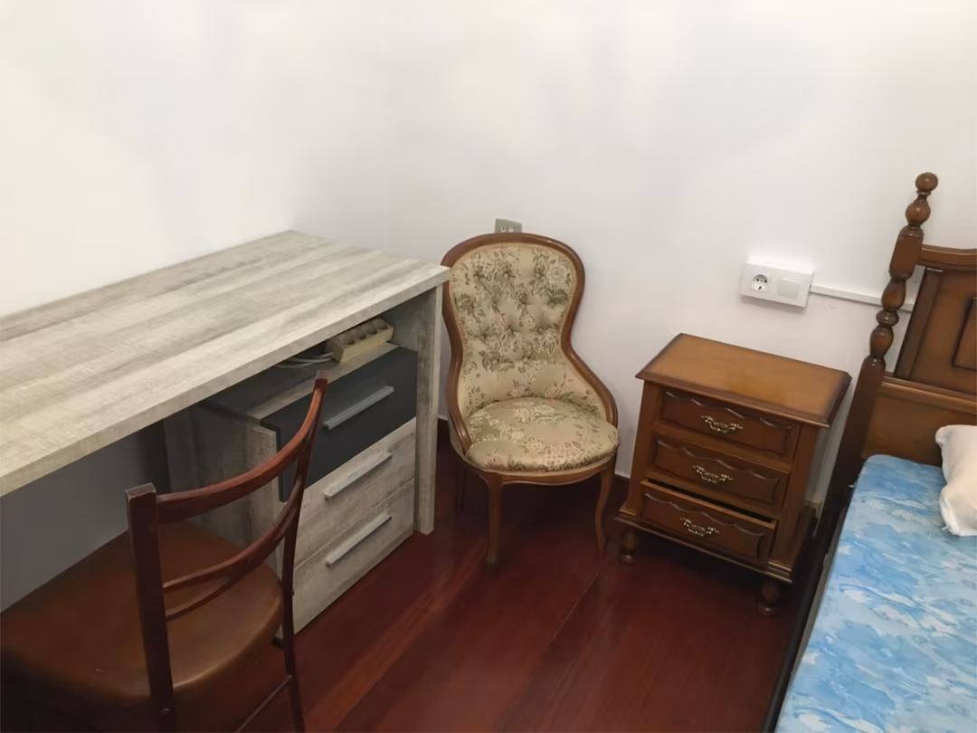 Piso en  Avenida de Rosalía de Castro 27 - Foto 5