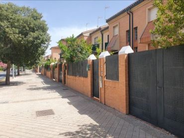 Chalet en  Avenida de Francisco Ayala 65 - Foto 1