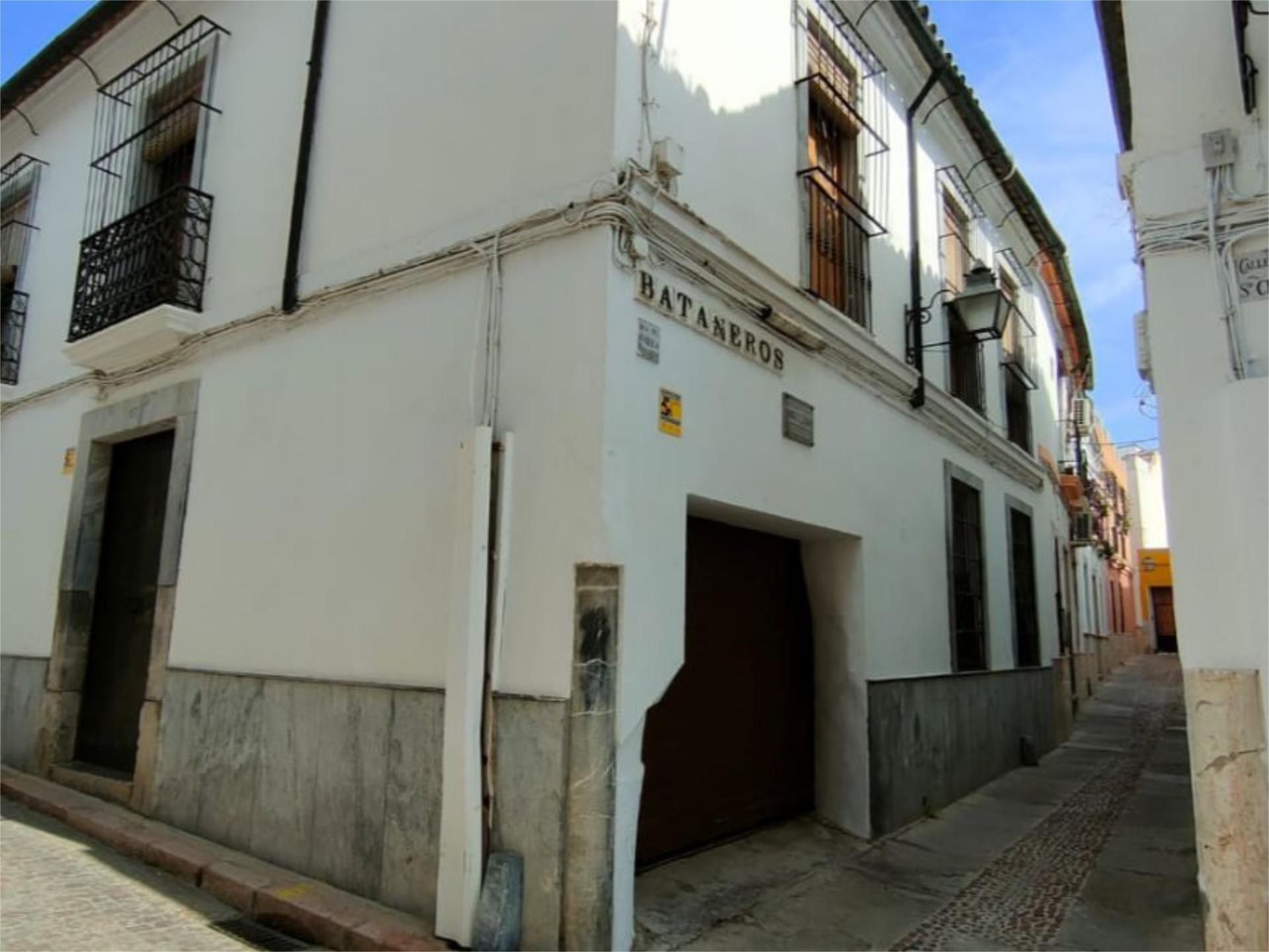 Casa adosada en  Calle Rey Heredia 17