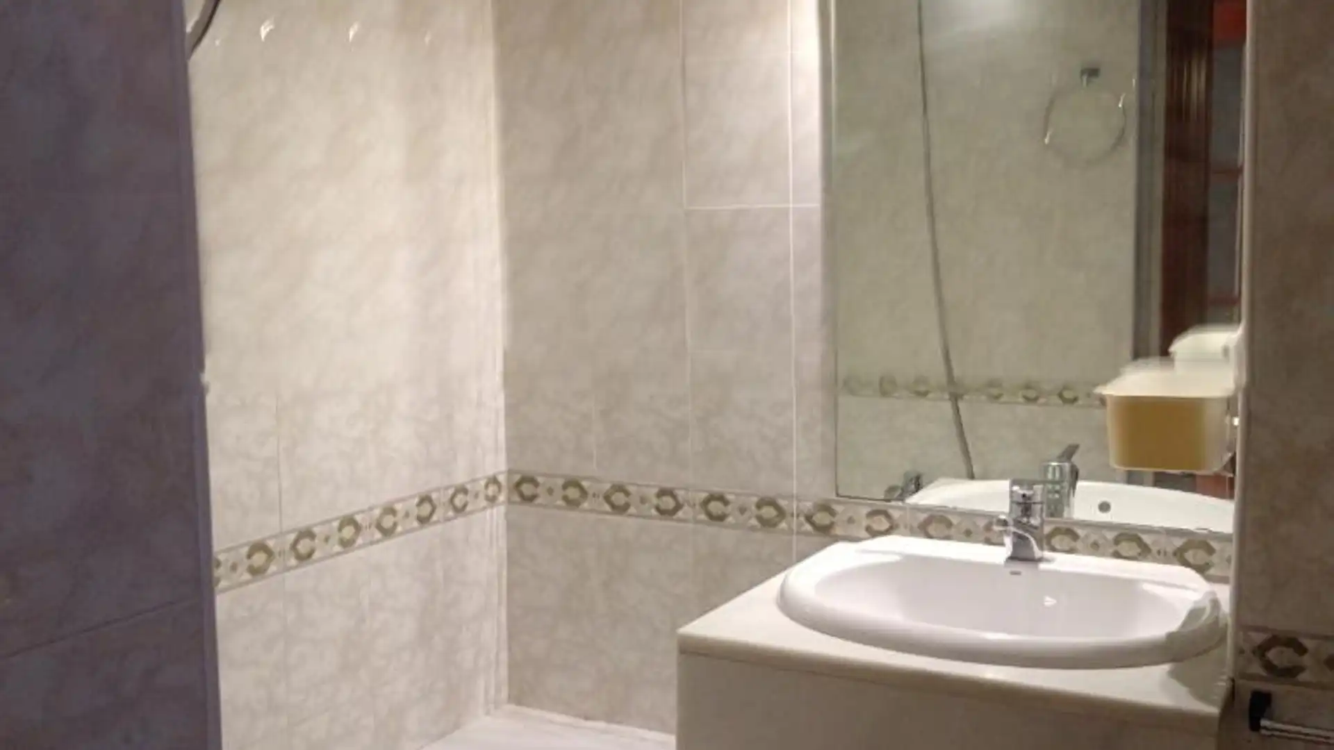 Piso en  Avenida de la Buhaira 11 - Foto 5