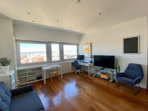 Estudio en calle del Marqués de la Ensenada, 16