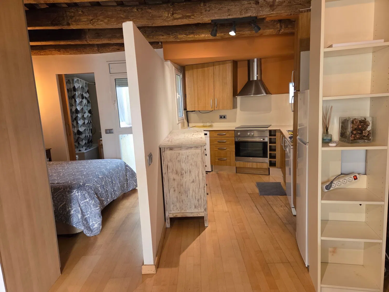 Estudio en calle de Valldonzella, 7 - Foto 2