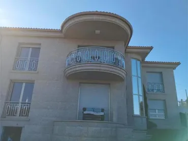 Casa adosada en O Castro - A Granxa - Foto 9