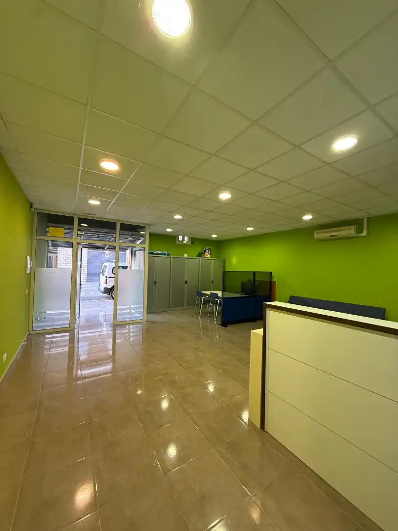 Local comercial en Terrassa - Foto 2