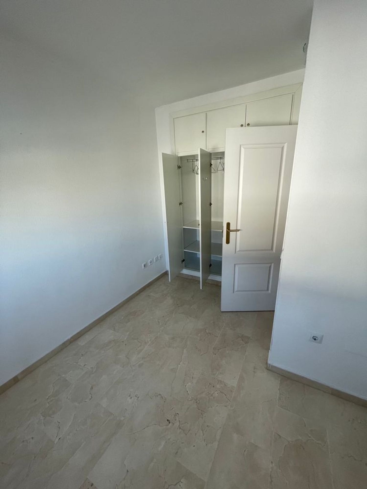 Chalet adosado en Limonar - Foto 6