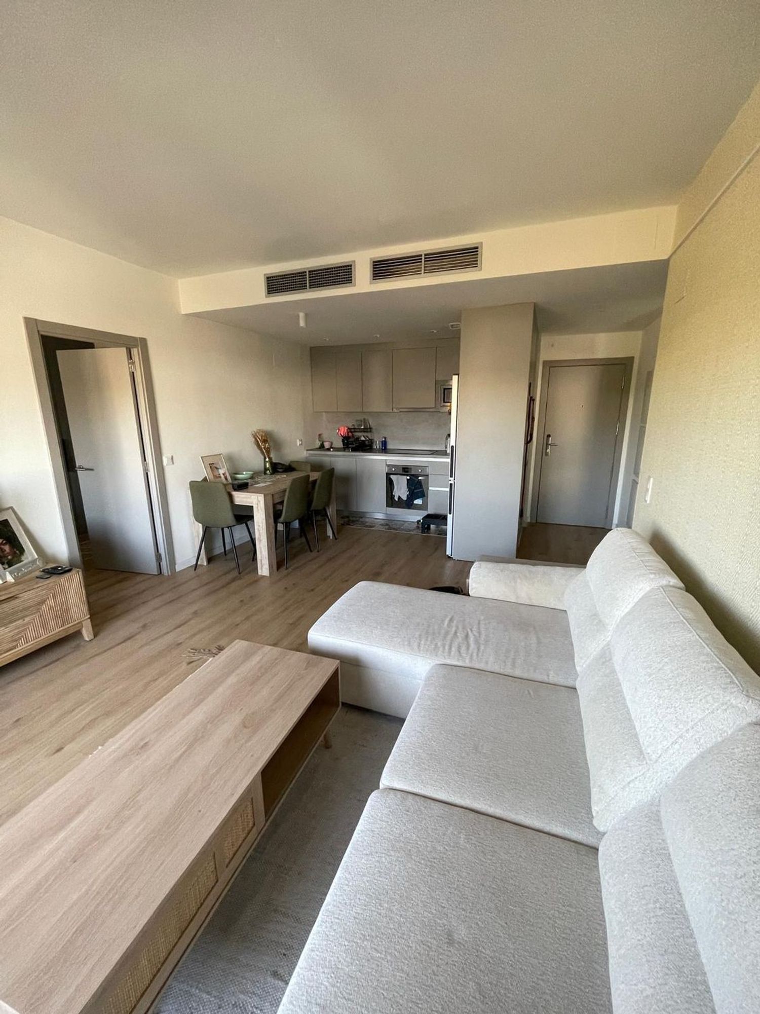 Piso en Calle Ingeniero Juan Chastang Marín, 4, Valdeolleros - Zumbacón - Camping - Foto 3