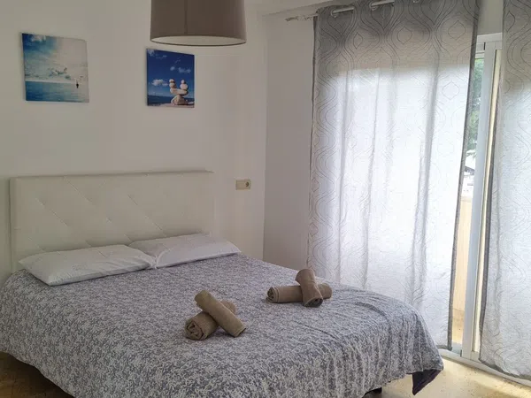 Chalet adosado en calle Avilés, 48