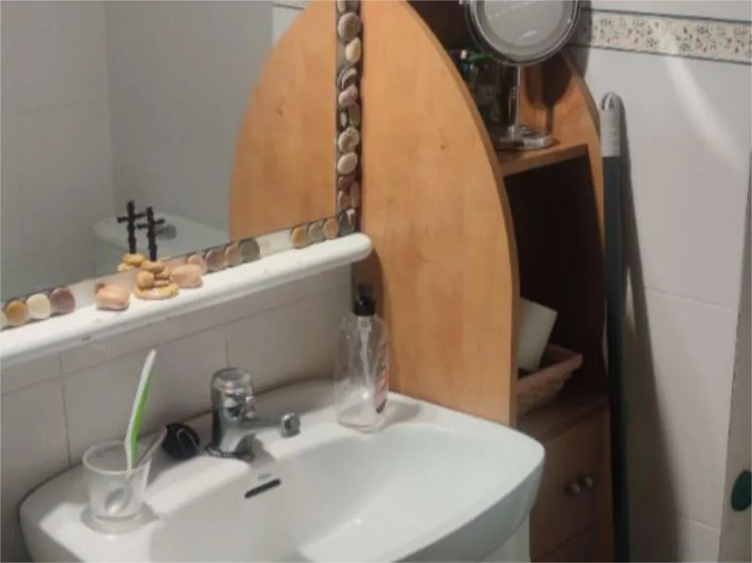 Casa adosada en  Carrer de l'Abat Escarré 34 - Foto 11