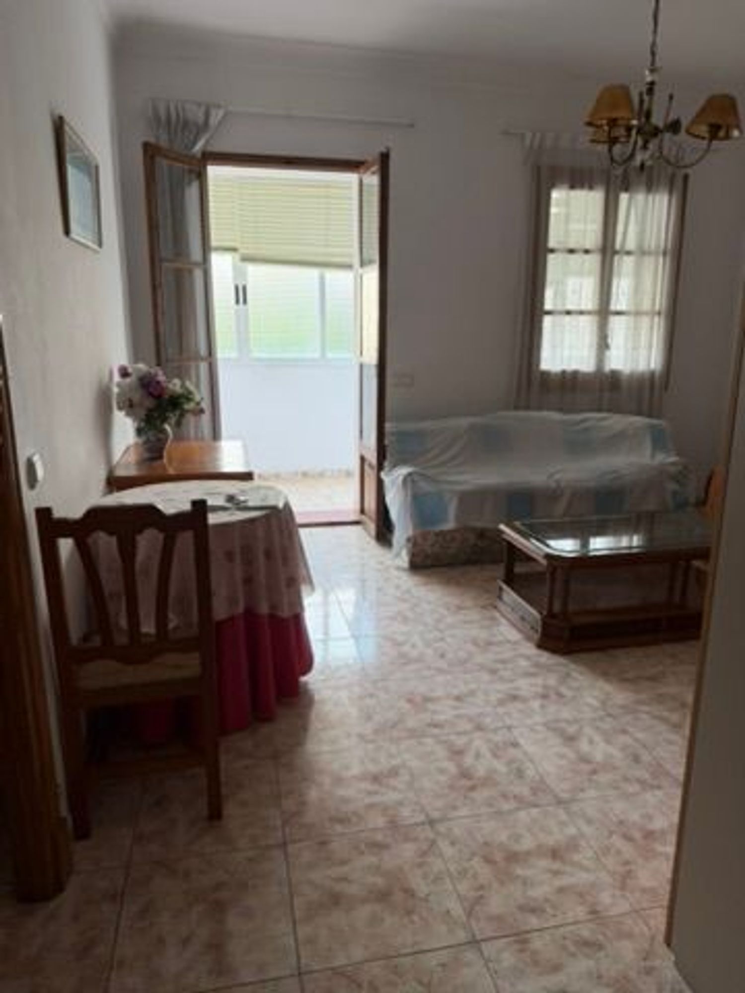 Piso en calle de la Reina Maria Cristina, 24