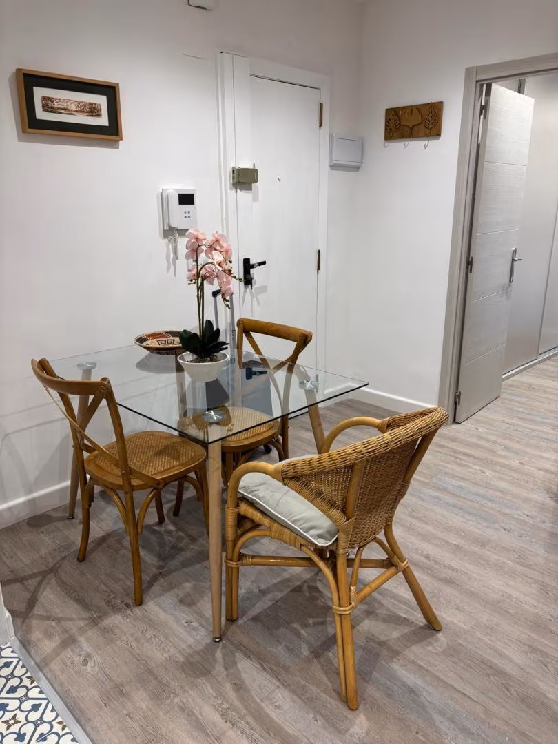 Estudio en  Plaça del Baró de Cortés 79