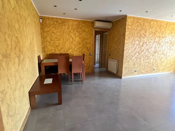 Piso en Calle d'En Josep Tarradellas, 3 - Foto 1
