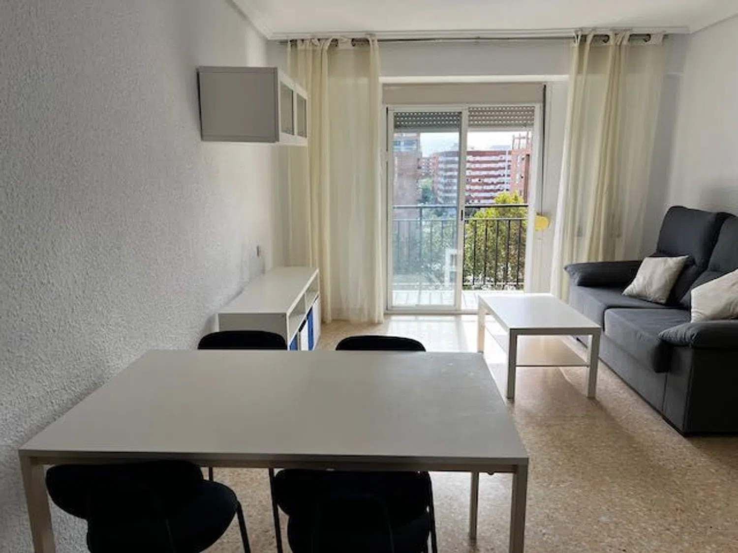 Piso en calle de Bernat Descoll, 42 - Foto 2