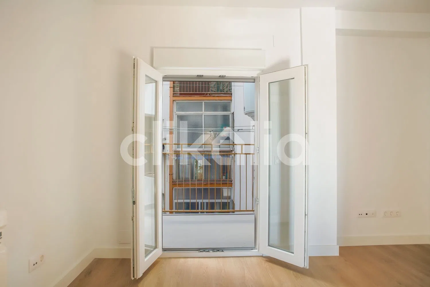 Piso en calle de Carabelos - Foto 1