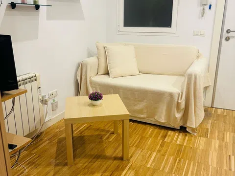 Estudio en calle de Tarragona, 38