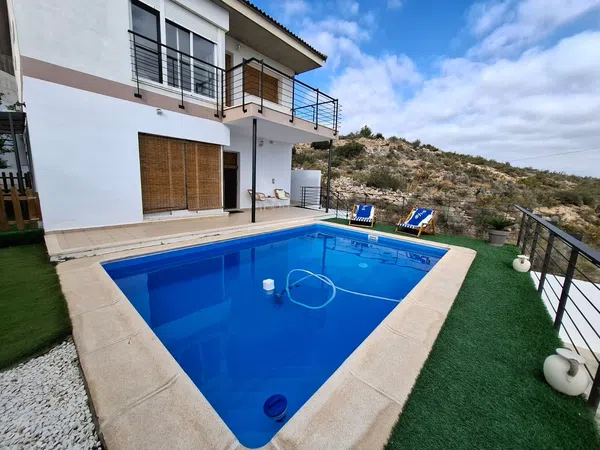 Casa o chalet independiente en Avenida del Rio Turia, 123 - Foto 1