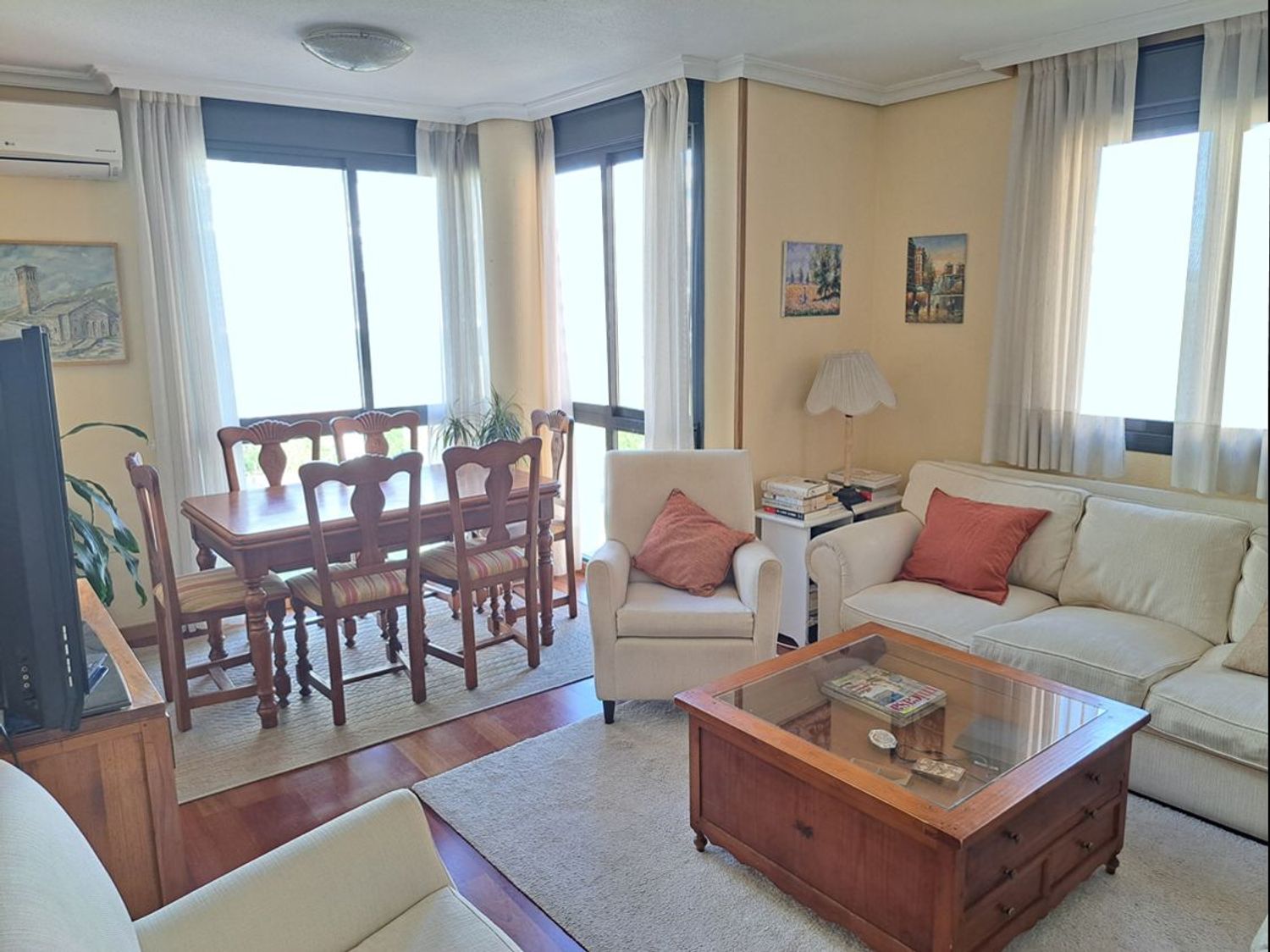 Piso en Barrio Sanchinarro - Foto 1