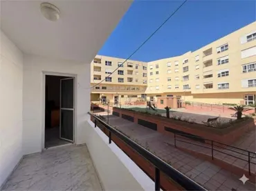 Casa adosada en BARRIO - Foto 1