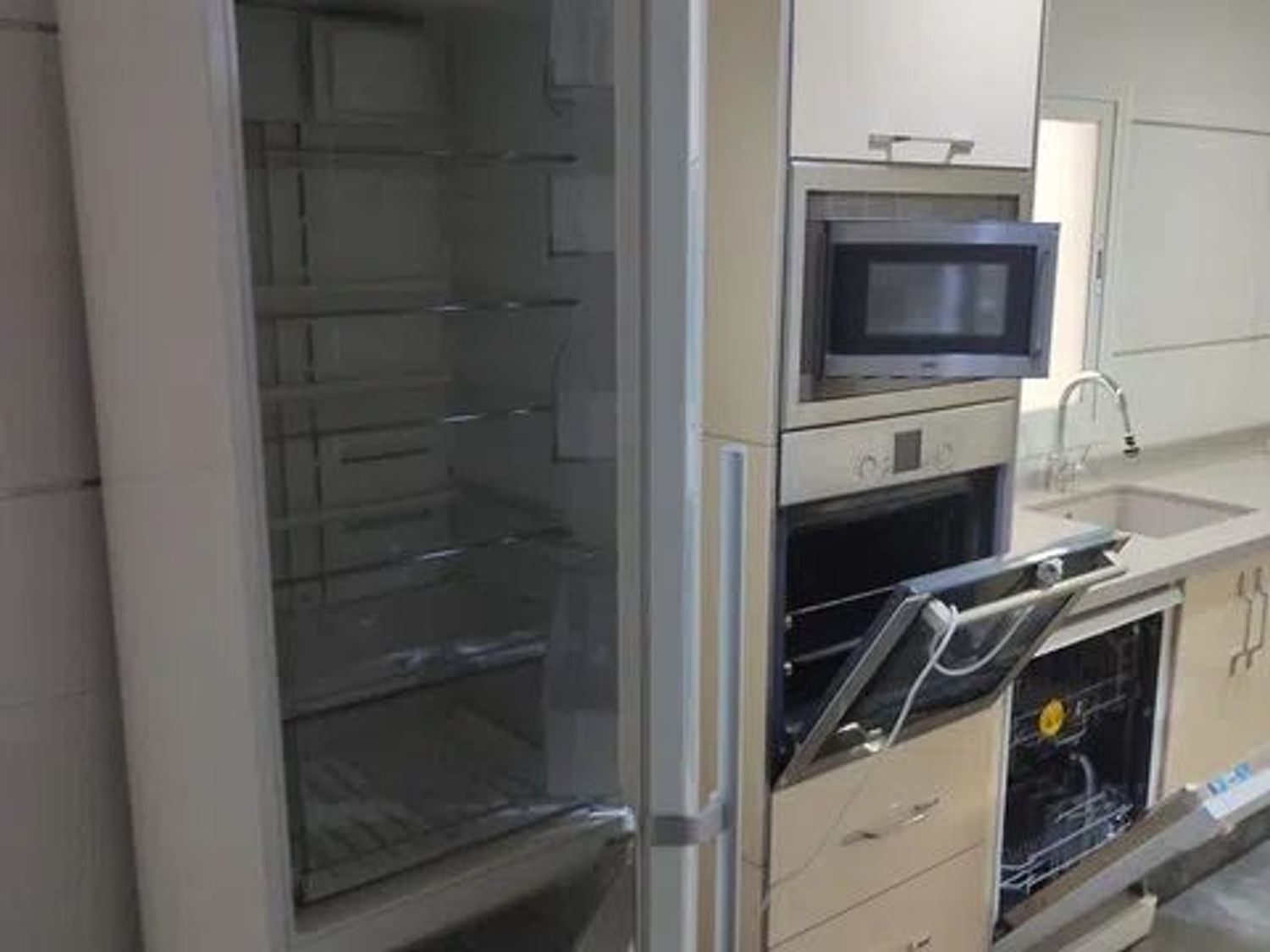 Alquiler de piso en Calle de Tomás de Villarroya, 21 - Foto 1